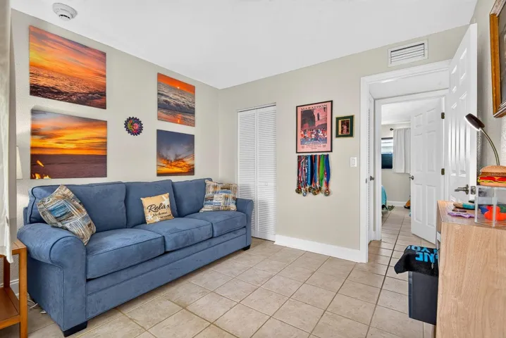 Second Bedroom has its own seperate entrance