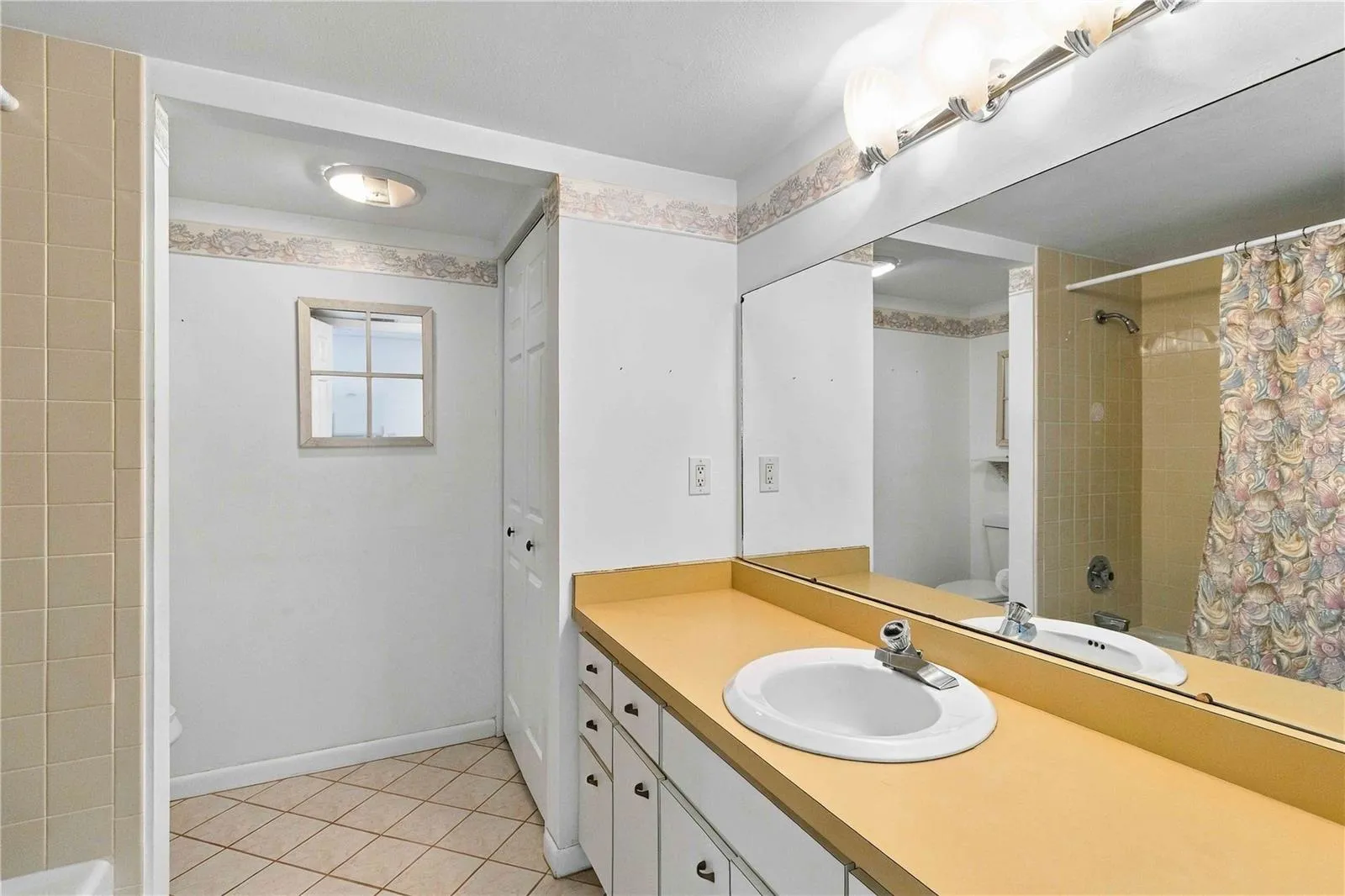 2nd Bathroom