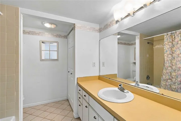 2nd Bathroom