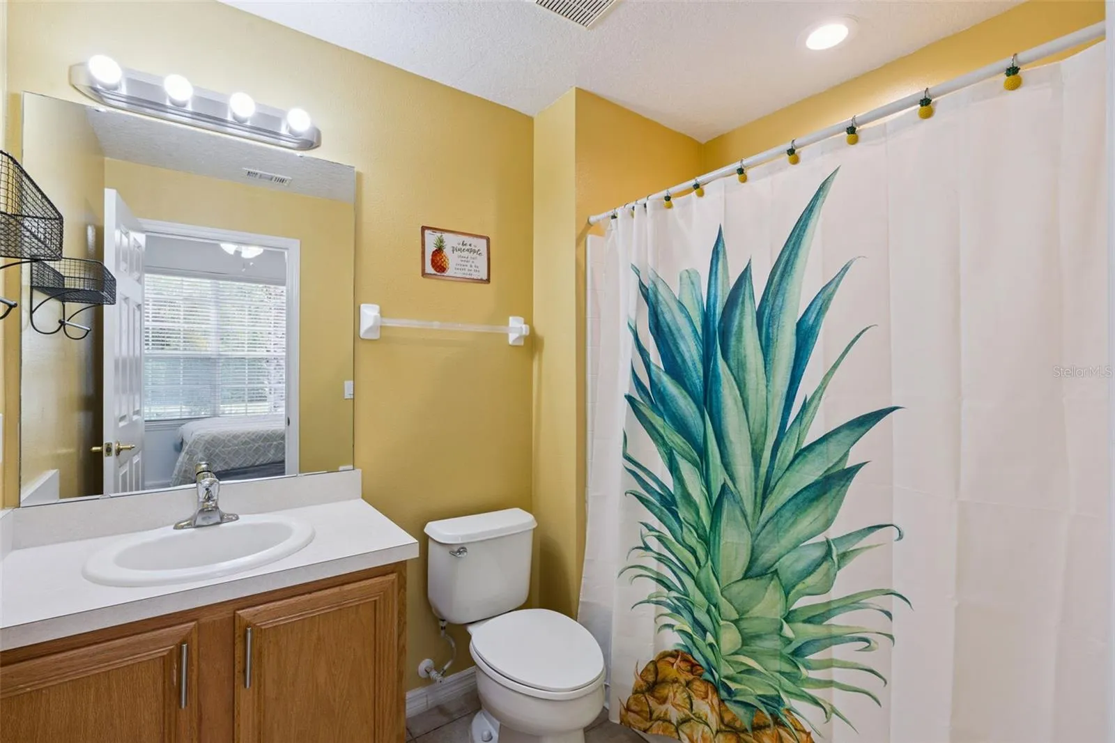 en-suite bath