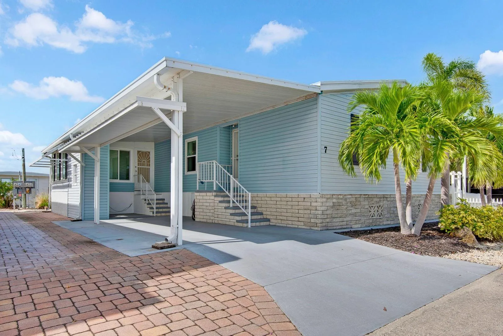 Gorgeous carport area