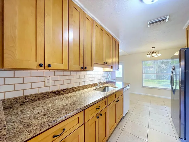 Wood Kitchen Cabinets