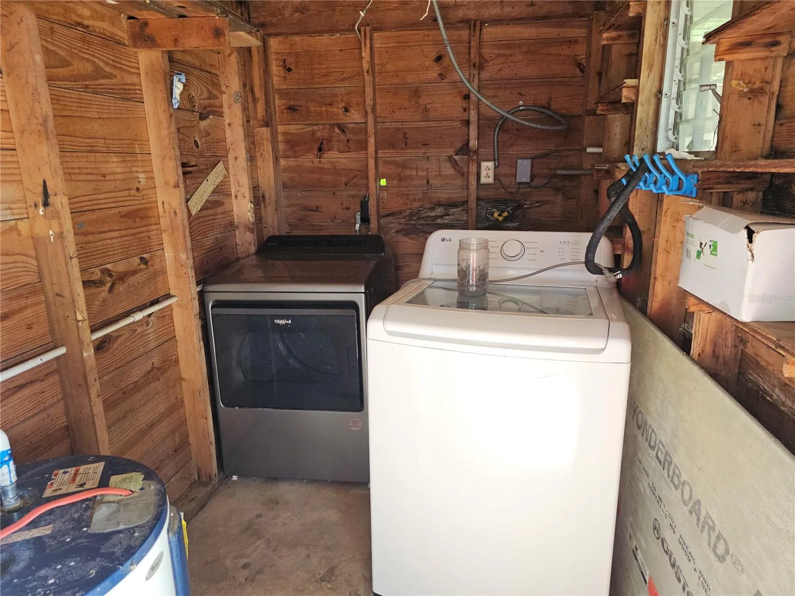 washer &amp; dryer room