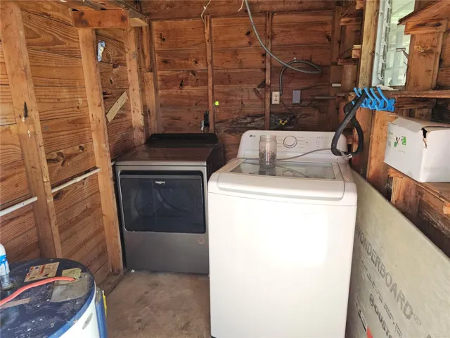 washer &amp; dryer room