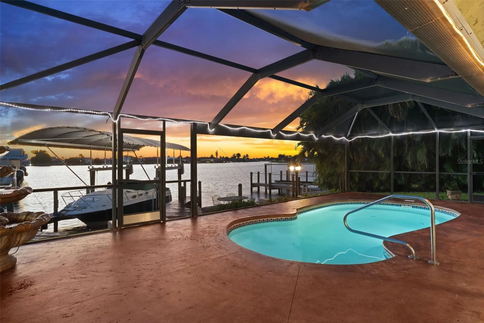 Western exposure provides beautiful evening sunsets