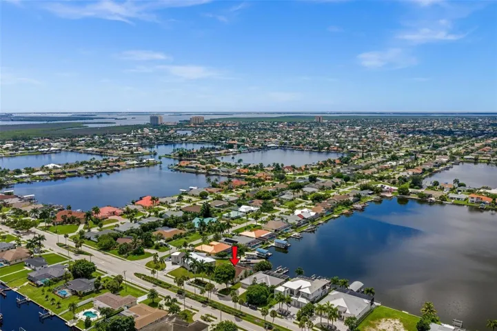 Incredible setting on Cape Coral’s famous 8 Lakes