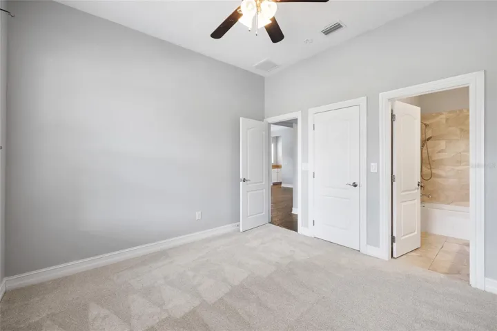 First Floor Guest En-suite