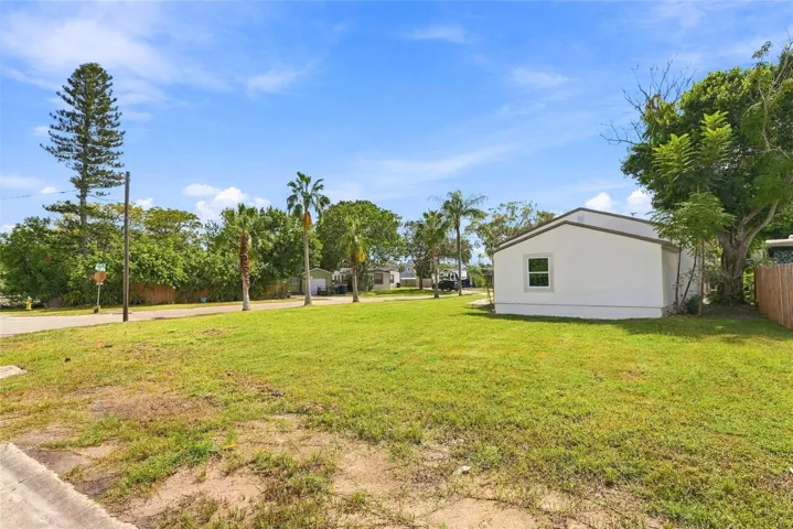 Side Yard / Corner Lot