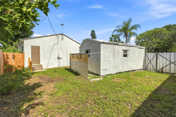 Fenced In Backyard &amp; Trailer Storage