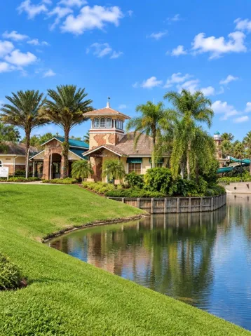 Scenic Lake &amp; Walking Paths
