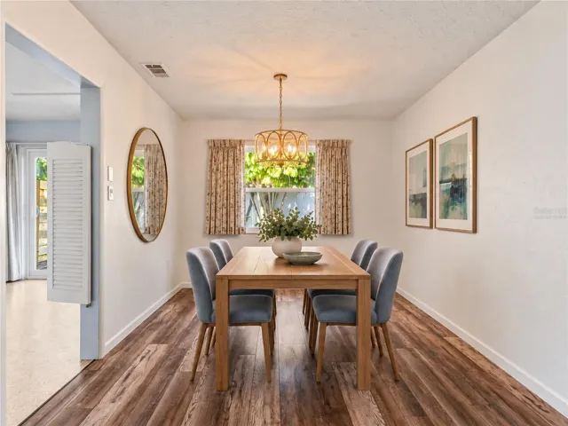 Virtually staged dining area