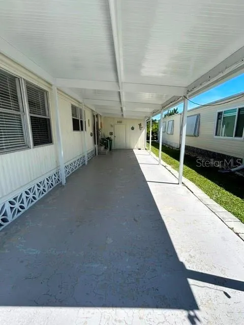 carport can fit 2 cars