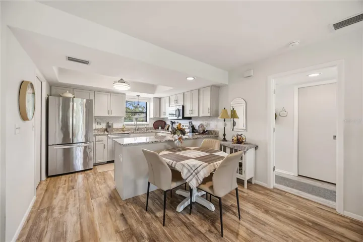 upgraded kitchen with dining area