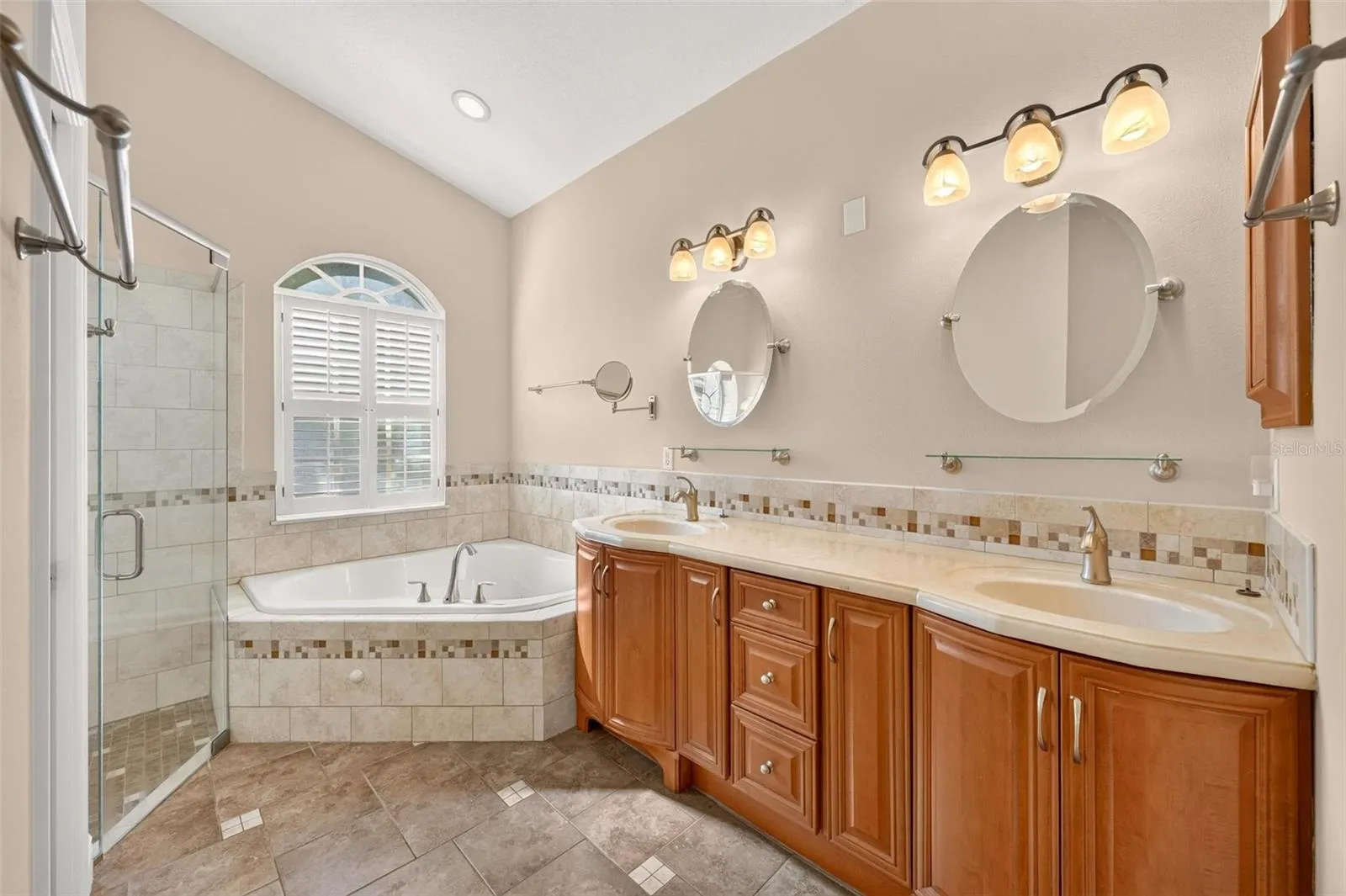 Primary Bath - Dual Sinks
