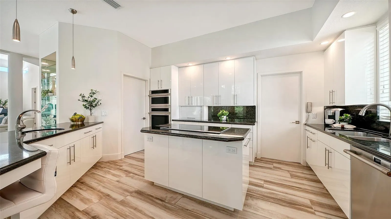 Kitchen island cooking
