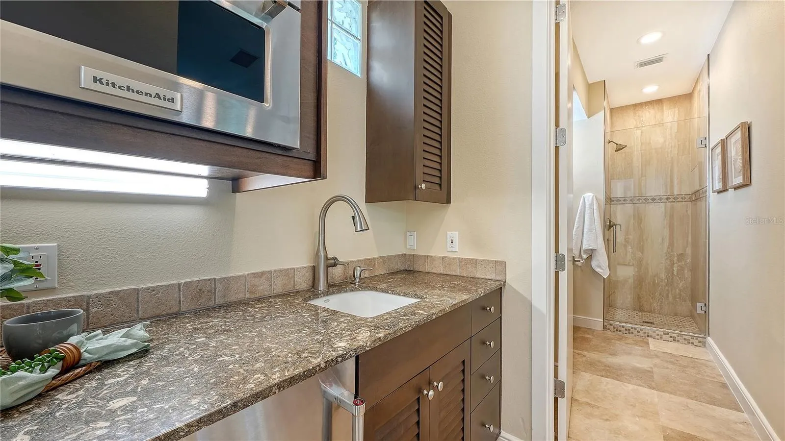Casita kitchenette