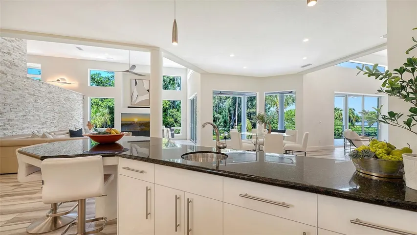 Dishes with this view are never a chore