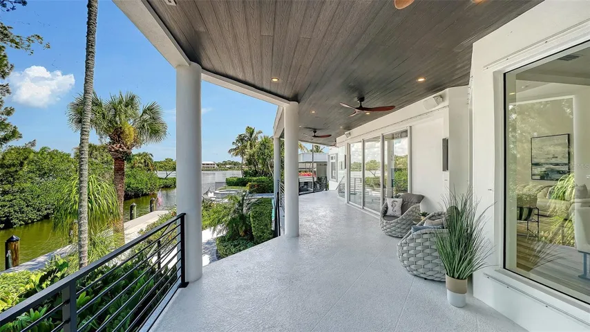 Side porch