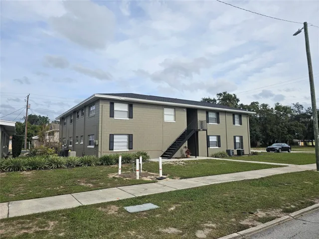 Welcome to 131 Avenue B NE, Winter Haven, FL!