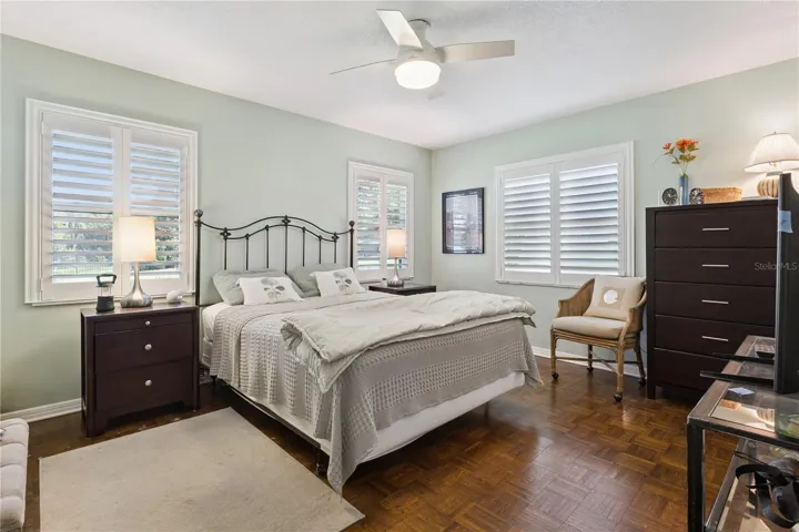 Guest bedroom with walk-in closet