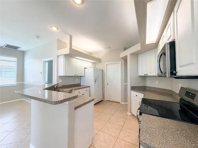 8604 Fenholloway Ct Kitchen