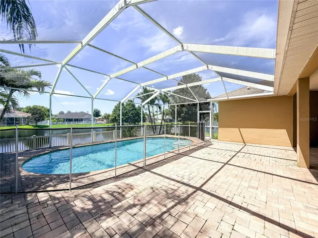 8604 Fenholloway Ct Pool Deck