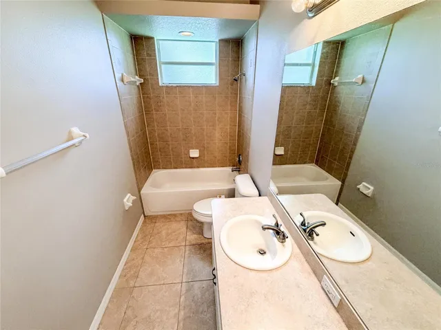 8604 Fenholloway Ct Bath2