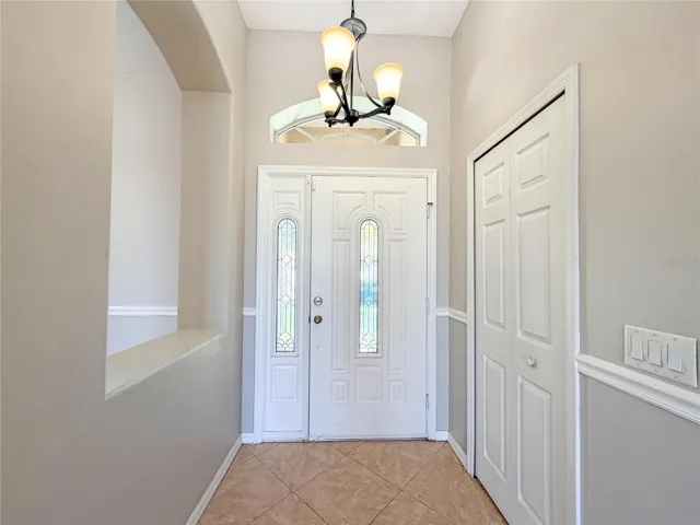 8604 Fenholloway Ct Foyer