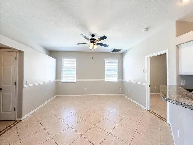 8604 Fenholloway Ct Family Room