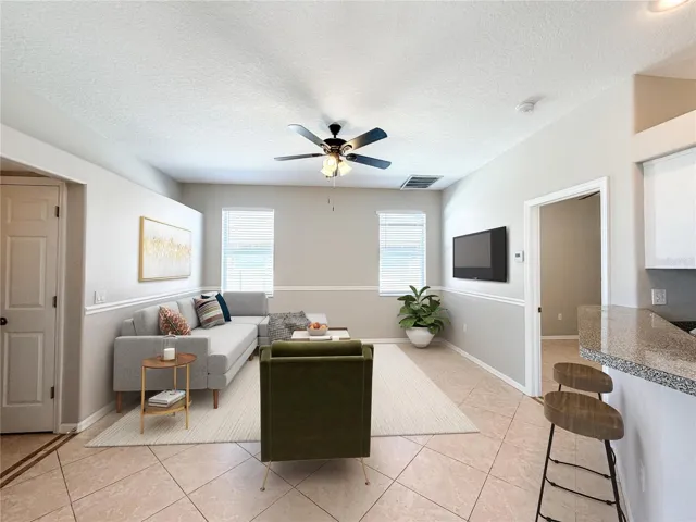 8604 Fenholloway Ct Family Room