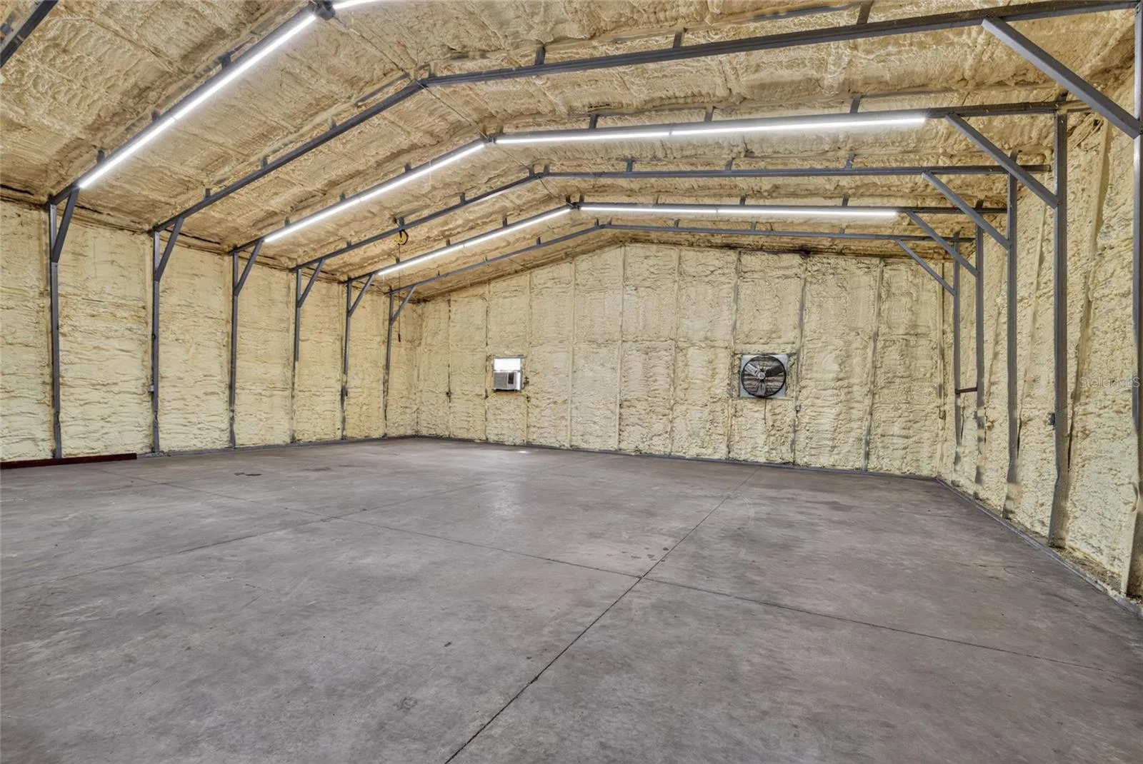 Garage/Workshop Interior