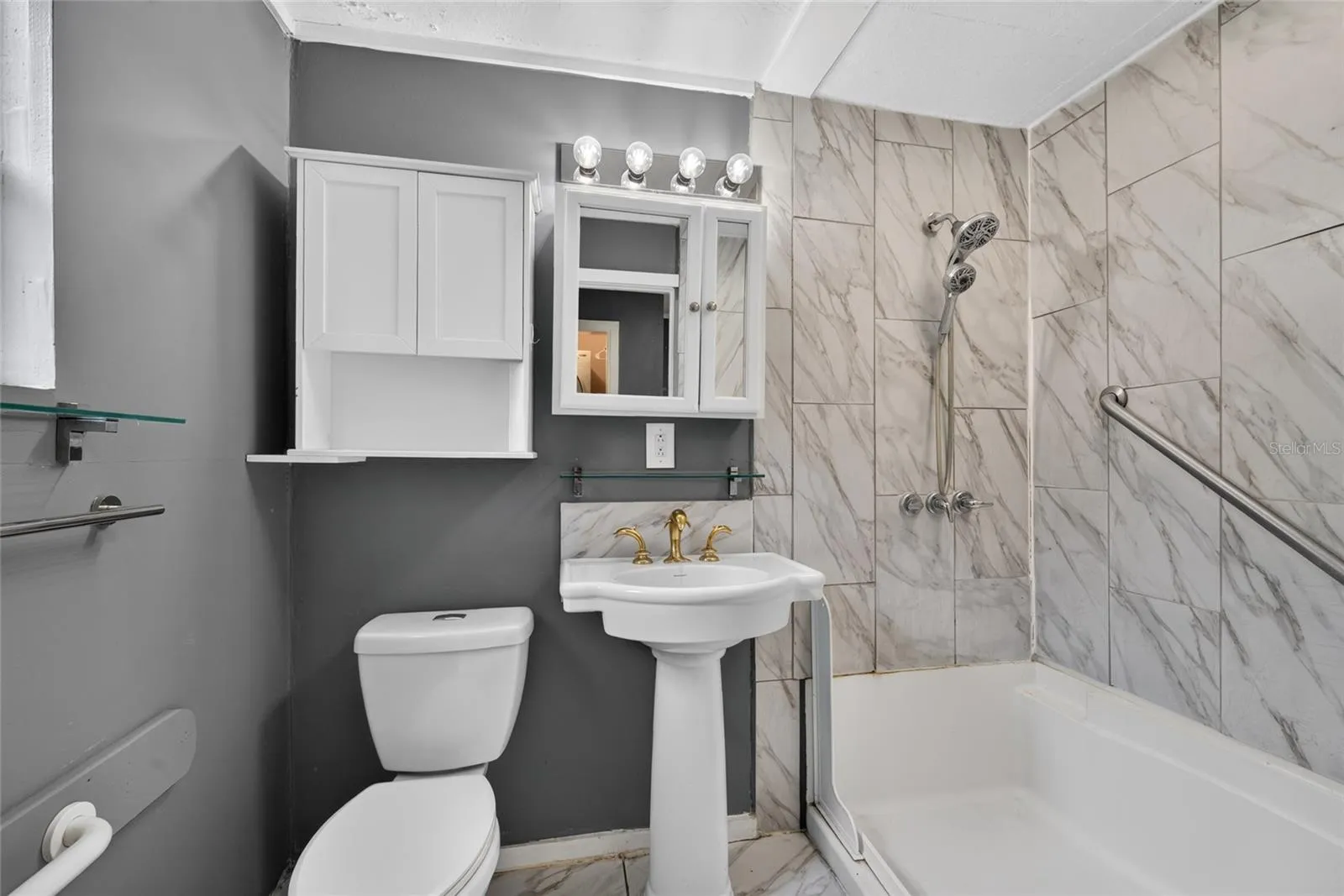 In Law Suite 2 Bathroom