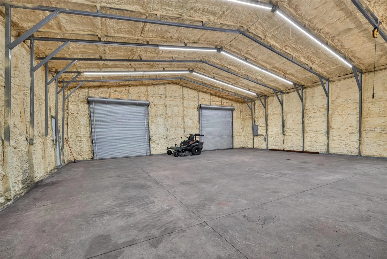 Garage/Workshop Interior