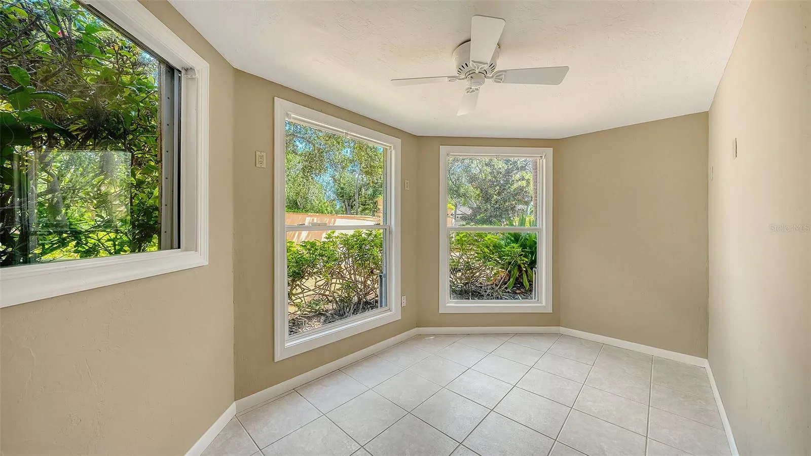 A light filled bonus area offers flexibility for an office, hobby room or additional storage.