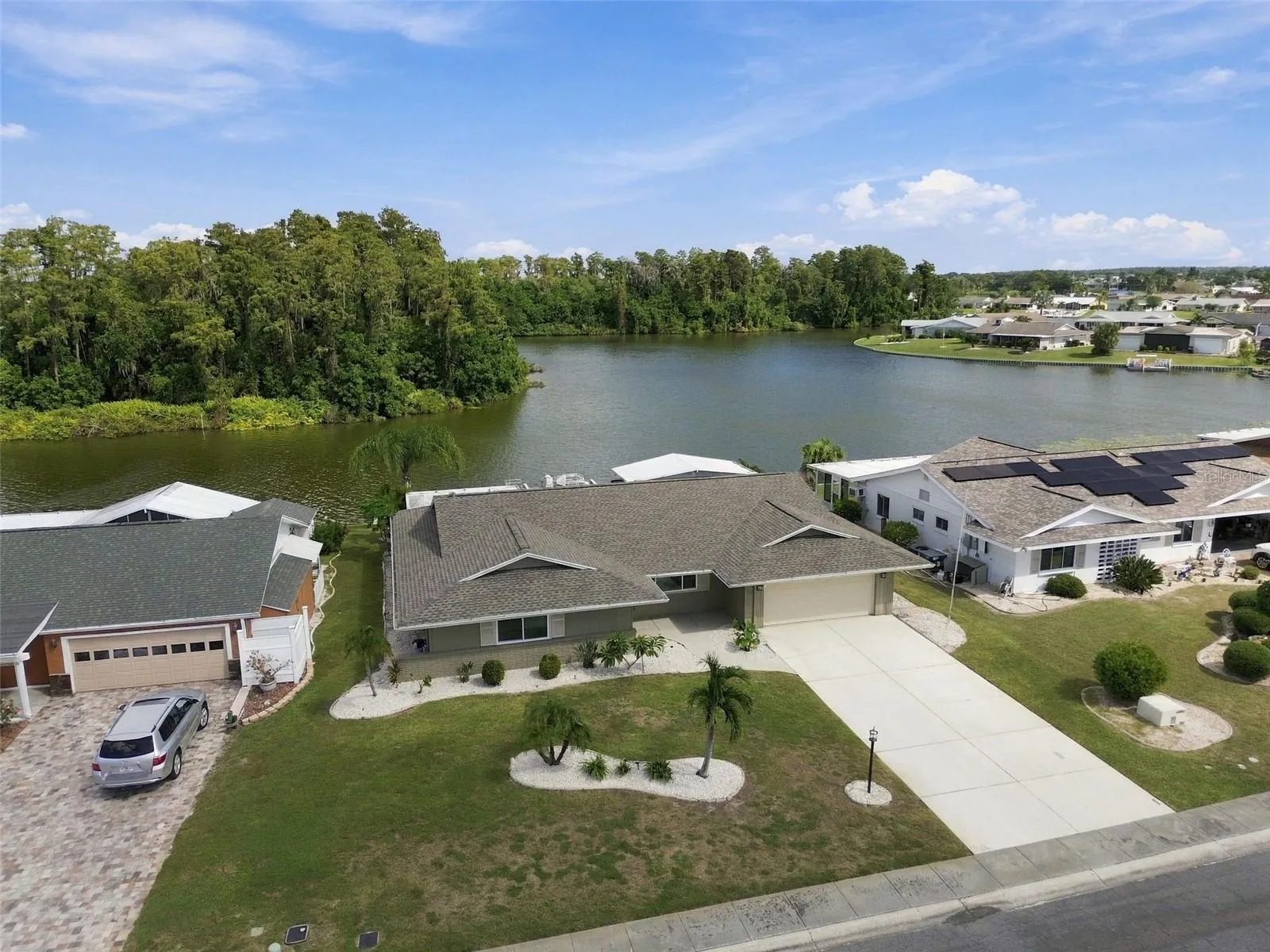 1615 Bunker Hill Dr