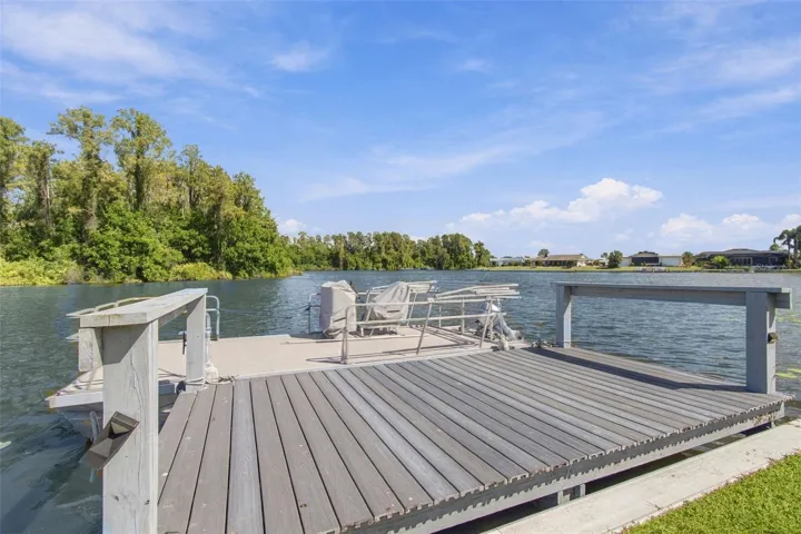 PONTOON BOAT NEGOTIABLE