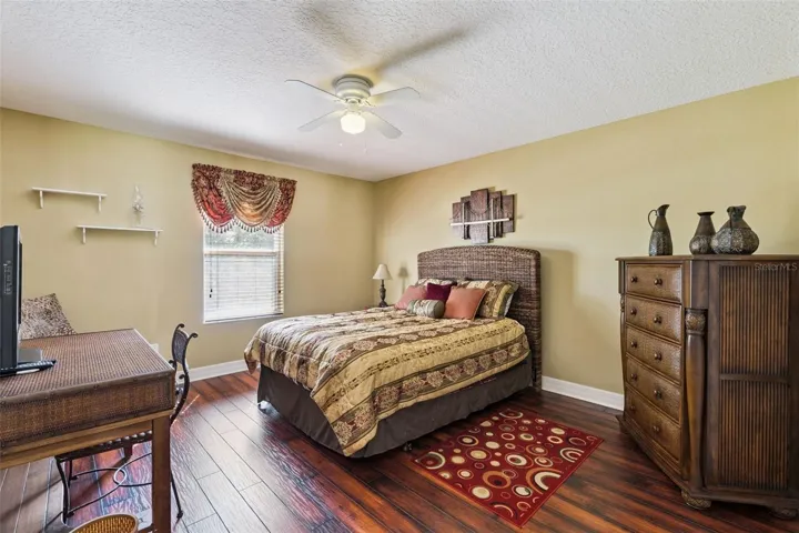 Upstairs Bedroom 5