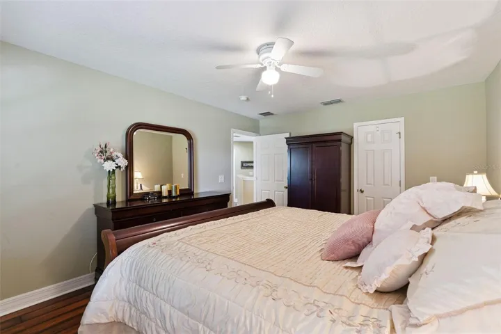Upstairs Bedroom 3