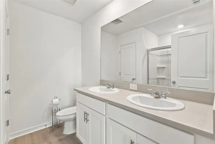 primary bath, dual sinks