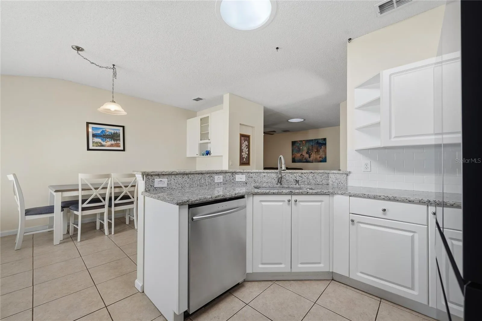 Kitchen to dr