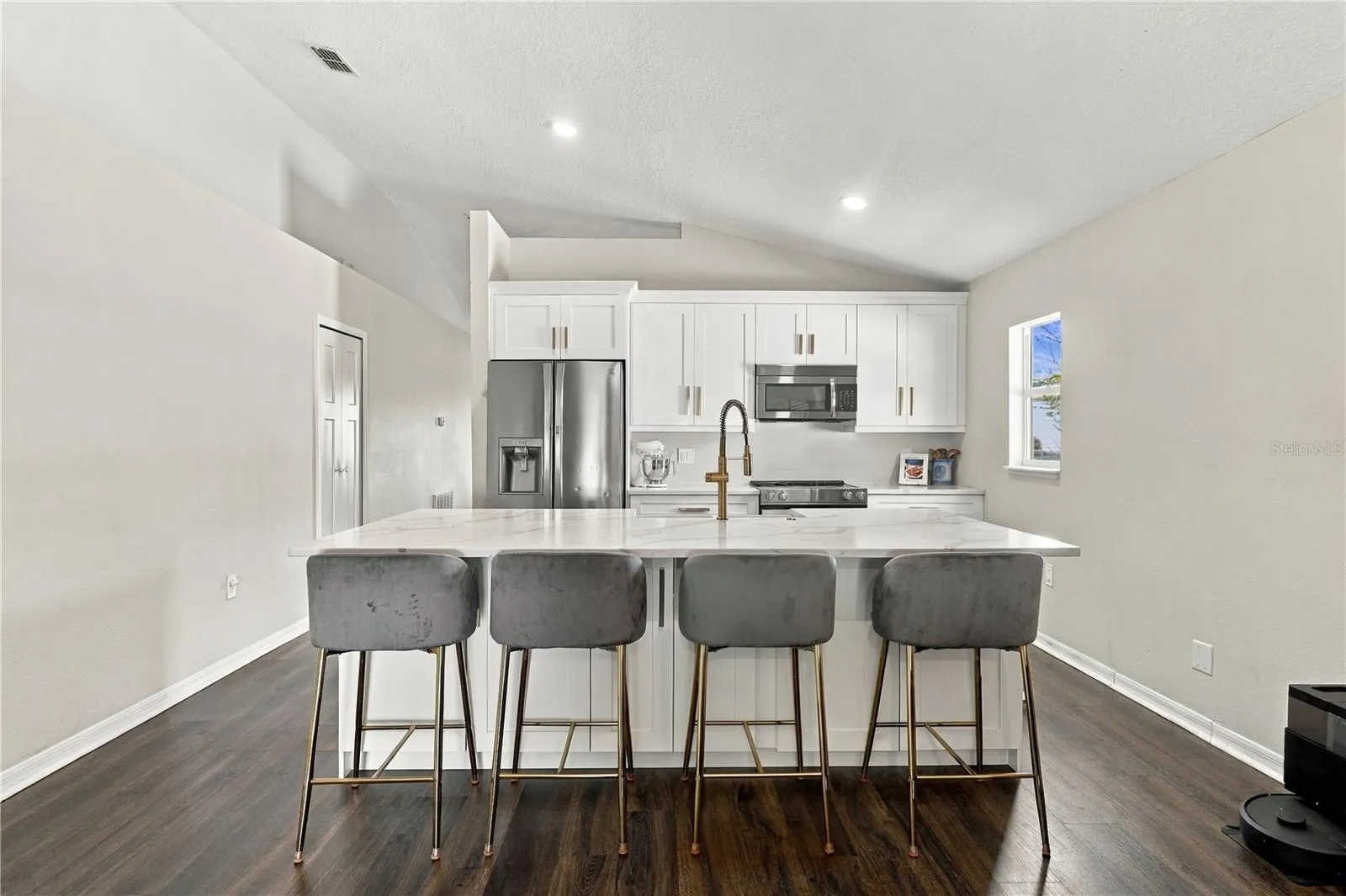 Level 3 Quartz in Remodeled Kitchen