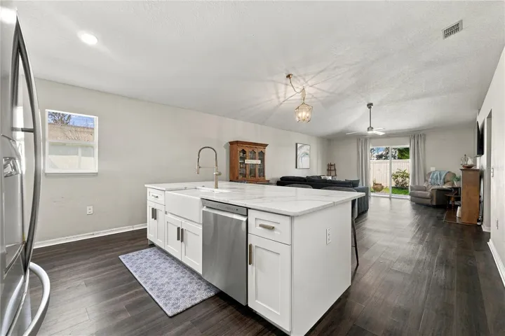 Stainless Appliances &amp; Remodeled Kitchen