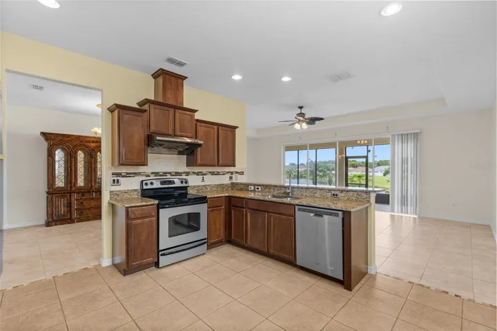 Kitchen Has Granite Countertops