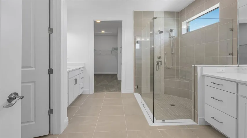 Owner's Bath