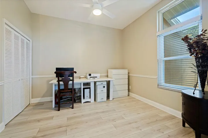 Office/4th bedroom off entry