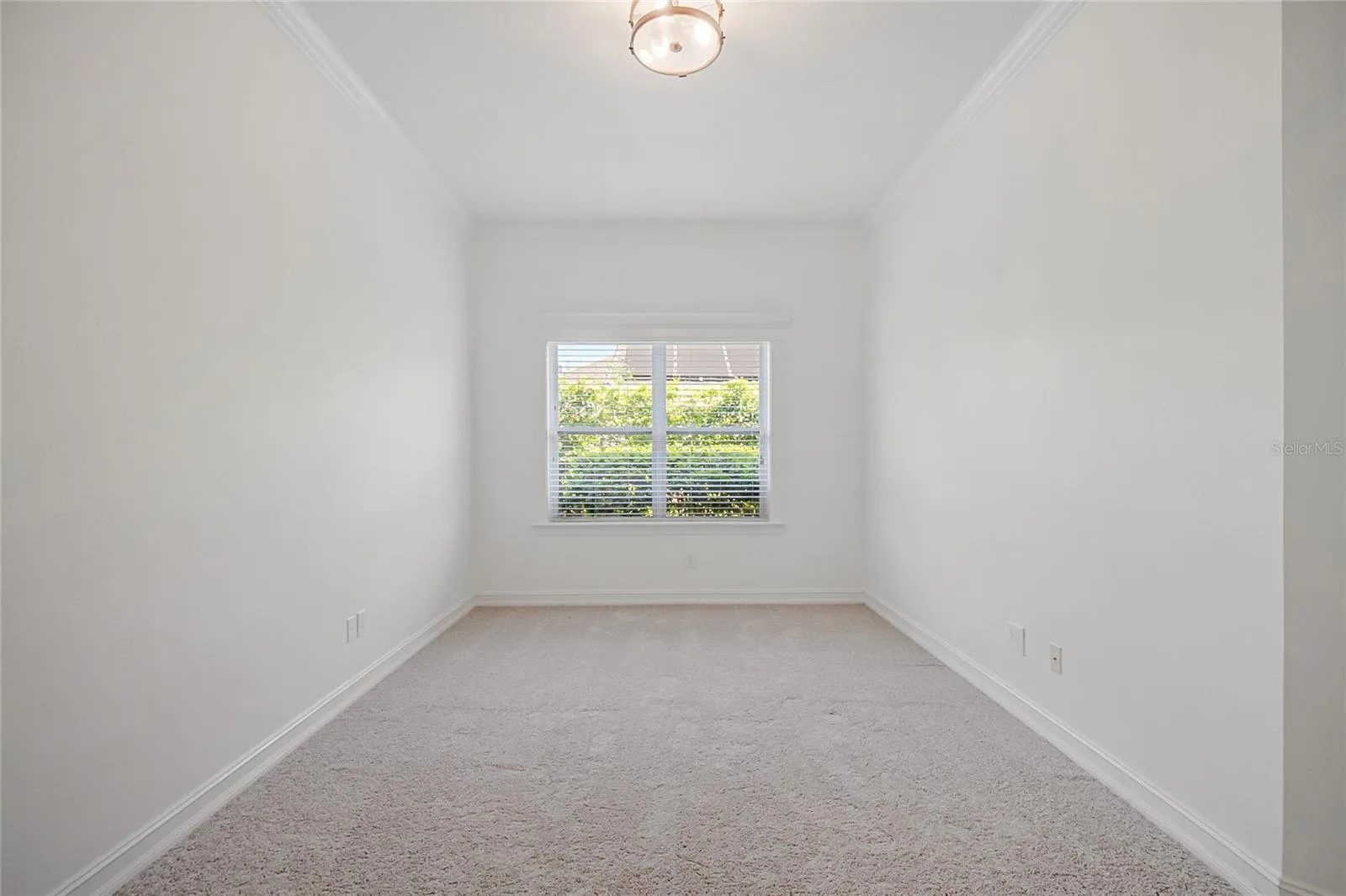 BONUS DEN RETREAT, OFFICE SPACE OR PLAYROOM FOR KIDS DOWSTAIRS