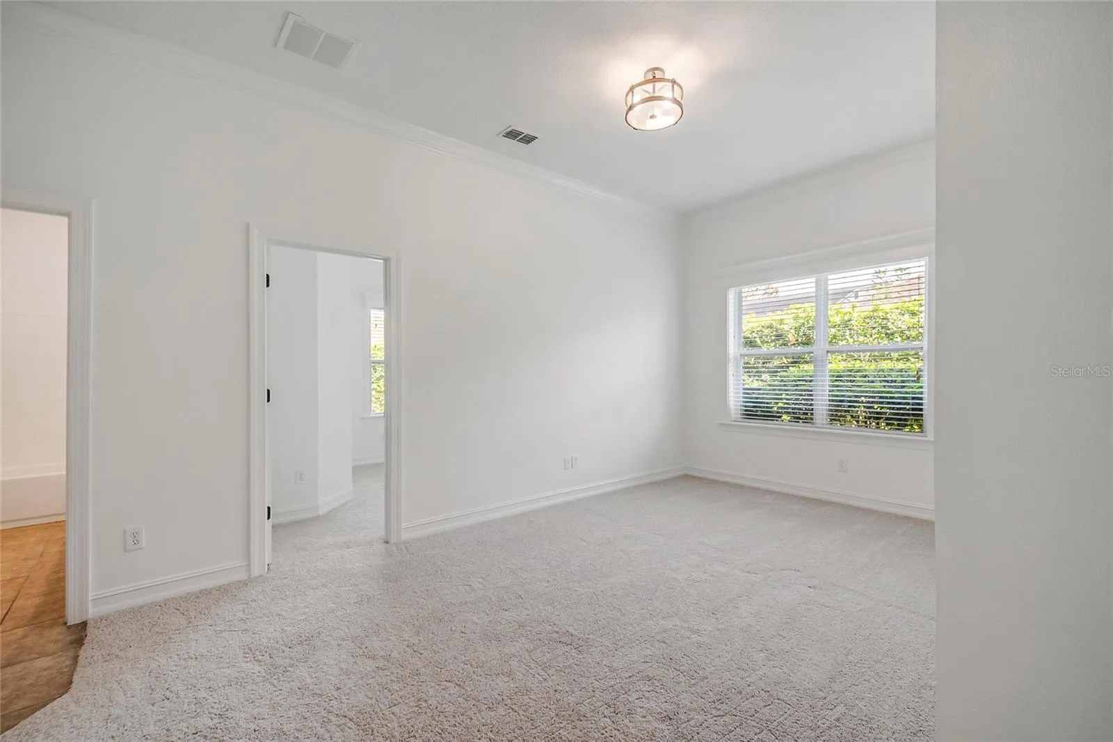 BONUS DEN RETREAT, OFFICE SPACE OR PLAYROOM FOR KIDS DOWSTAIRS