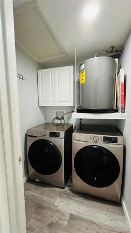 Washer-Dryer included