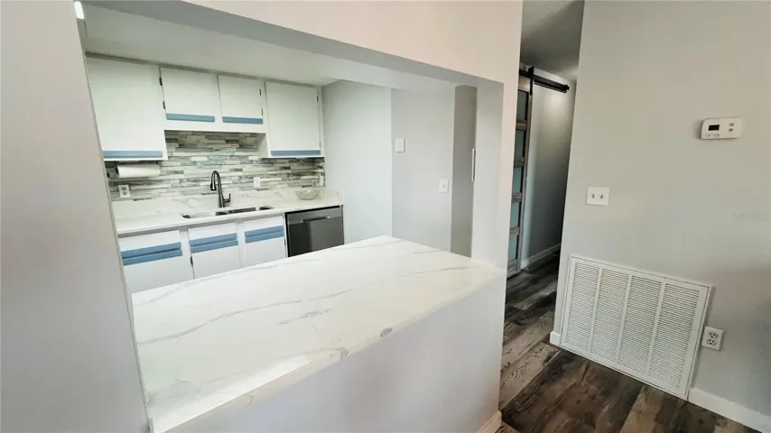 Breakfast bar