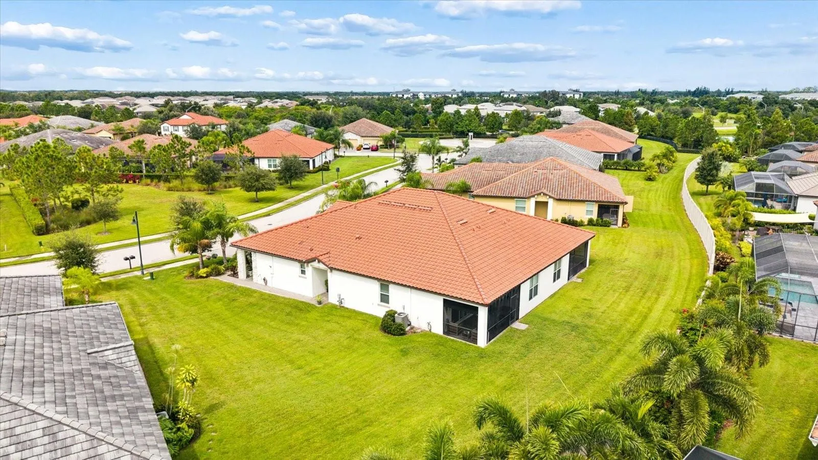 SPACIOUS YARD